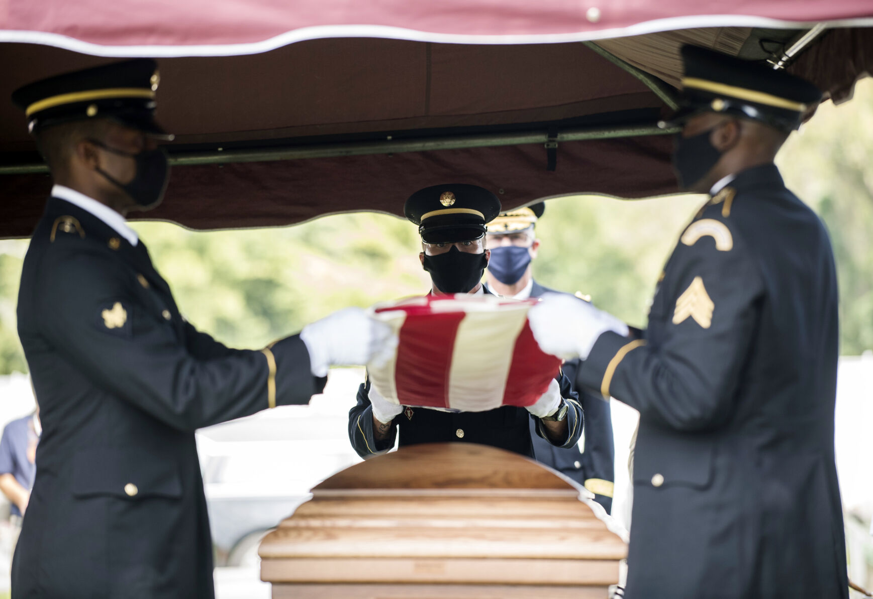 BR.fosterfuneral.019.100820